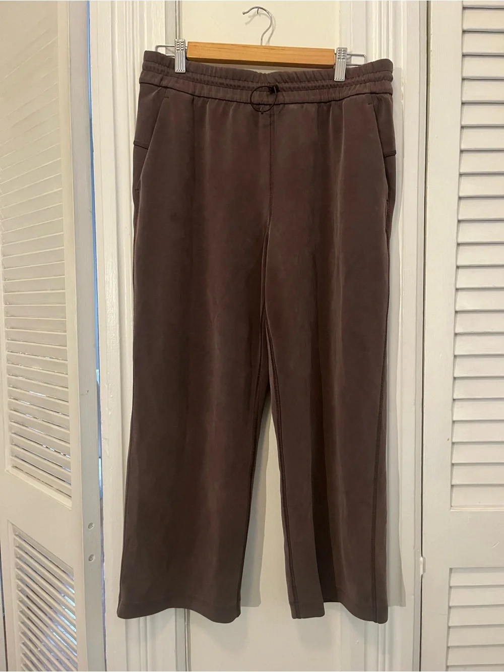 Lululemon Softstreme High Rise Pant Short (chocolate brown)
